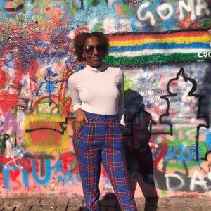 Meet your Posher, Simone